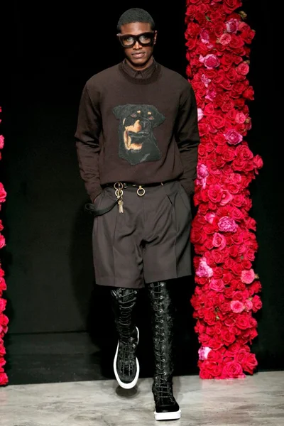 Look 19